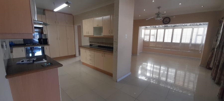 5 Bedroom Property for Sale in Athlone Western Cape